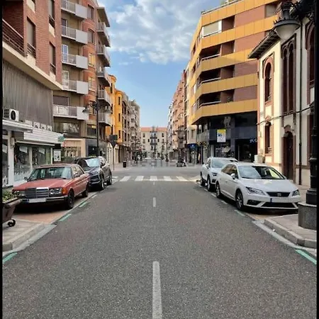 Апартаменты Atico En El Centro De Леон